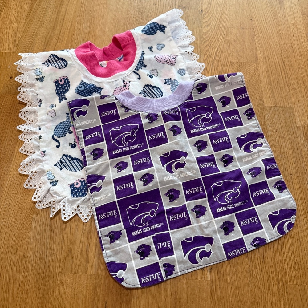 Handmade Lot of 2 K State Cats Floral Stars Reversible Cloth Bibs
